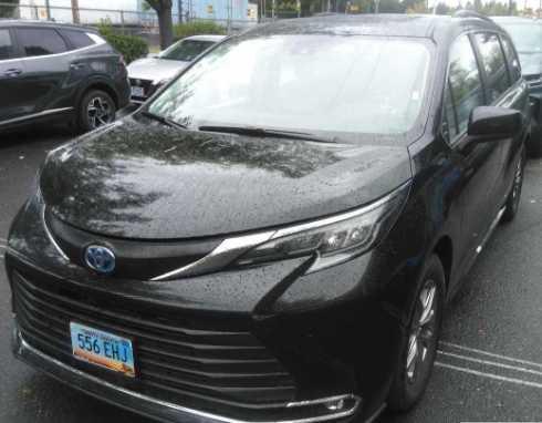 used 2024 Toyota Sienna car, priced at $40,400