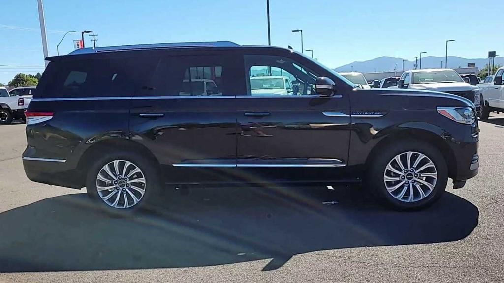 used 2022 Lincoln Navigator car, priced at $56,998