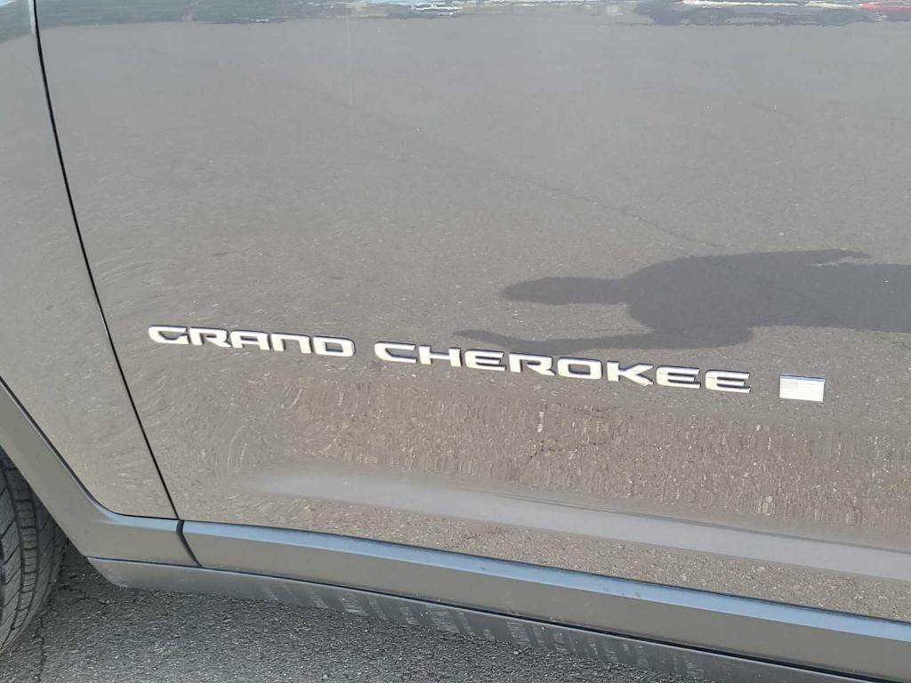 used 2023 Jeep Grand Cherokee car, priced at $28,797