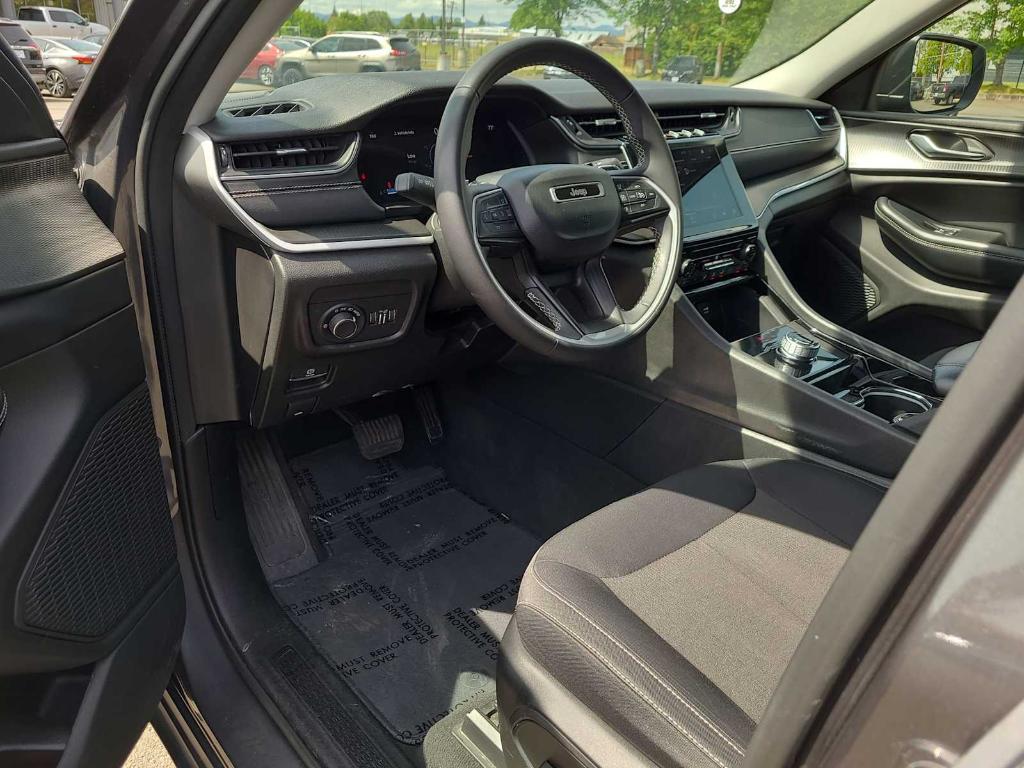 used 2023 Jeep Grand Cherokee car, priced at $28,797