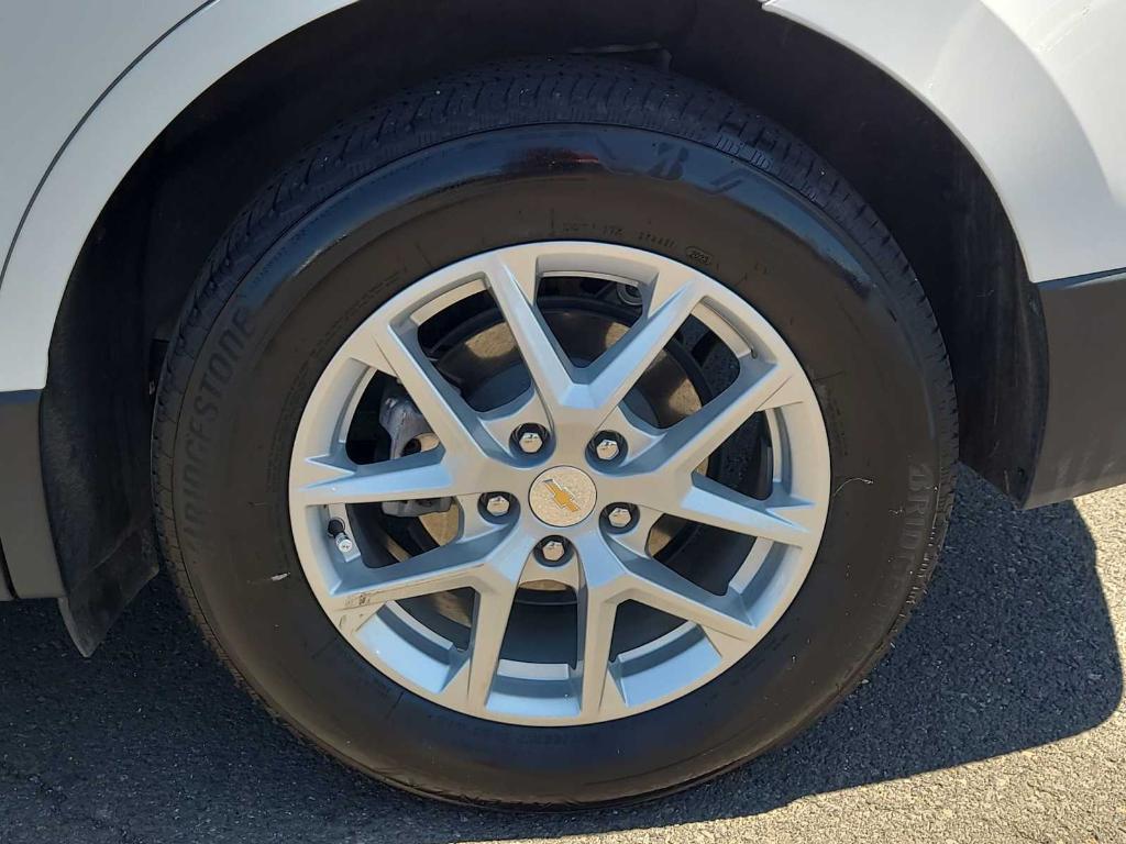 used 2024 Chevrolet Equinox car, priced at $25,140