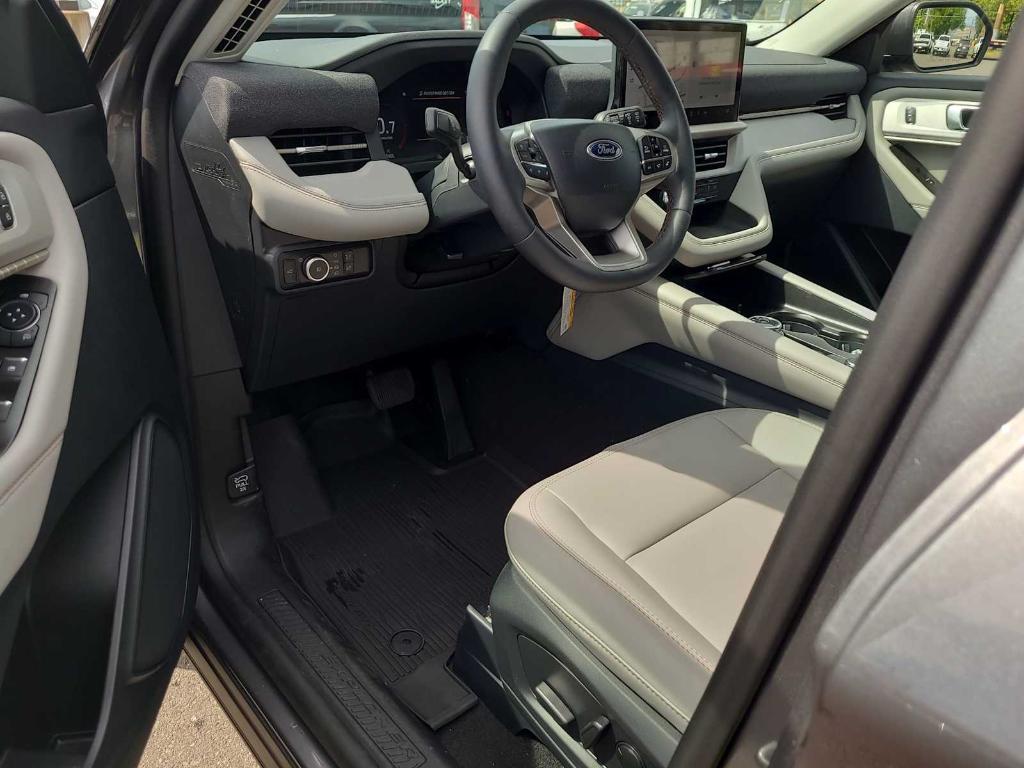 new 2025 Ford Explorer car, priced at $50,100
