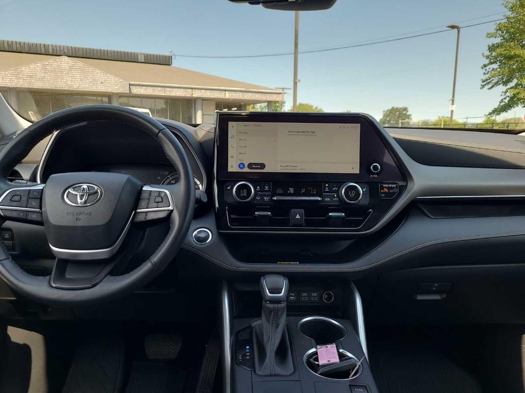 used 2023 Toyota Highlander Hybrid car, priced at $45,600