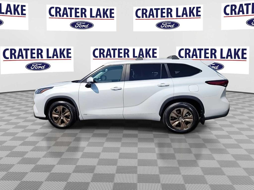 used 2023 Toyota Highlander Hybrid car, priced at $45,600