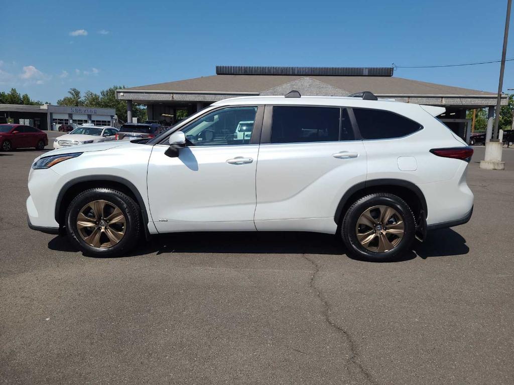used 2023 Toyota Highlander Hybrid car, priced at $45,600
