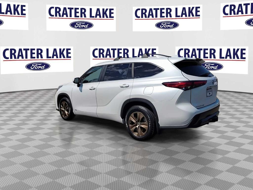used 2023 Toyota Highlander Hybrid car, priced at $45,600