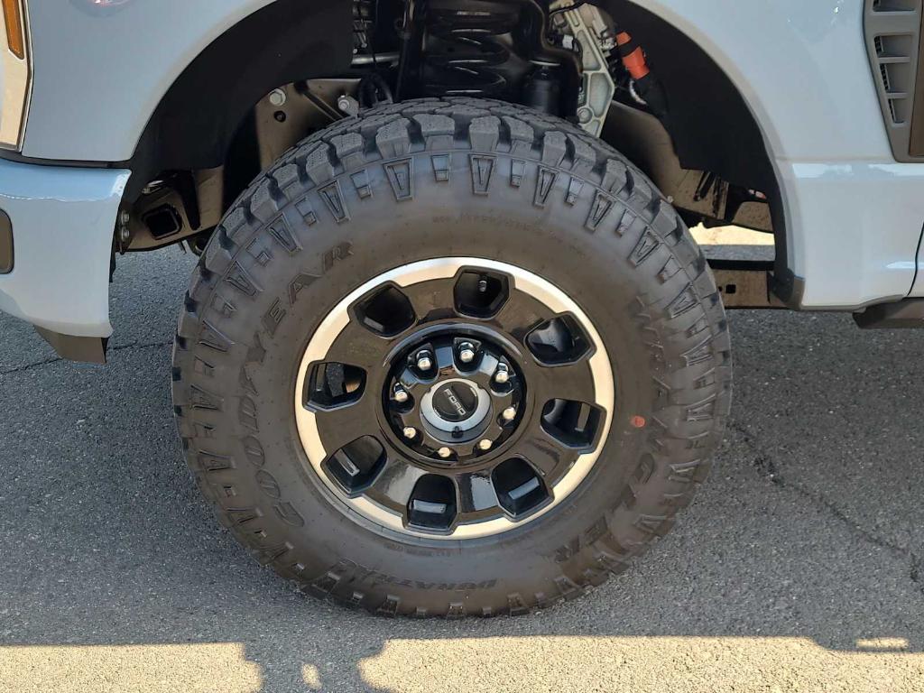 new 2025 Ford F-250 car, priced at $92,365