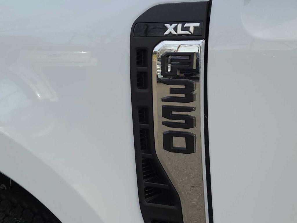 new 2025 Ford F-350 car, priced at $54,396