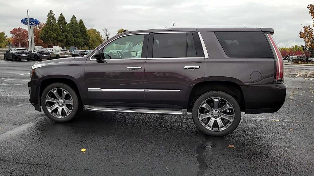 used 2015 Cadillac Escalade car, priced at $22,877