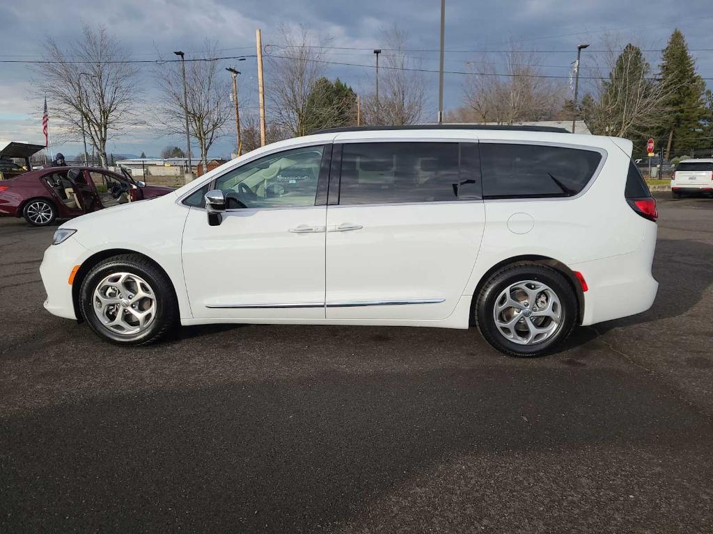 used 2023 Chrysler Pacifica car, priced at $27,492