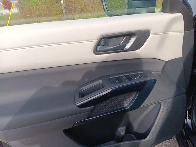 new 2025 Nissan Pathfinder car, priced at $35,053