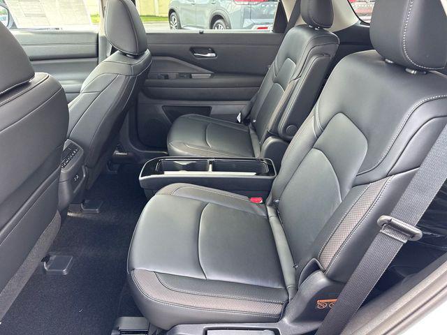 new 2025 Nissan Pathfinder car, priced at $41,097