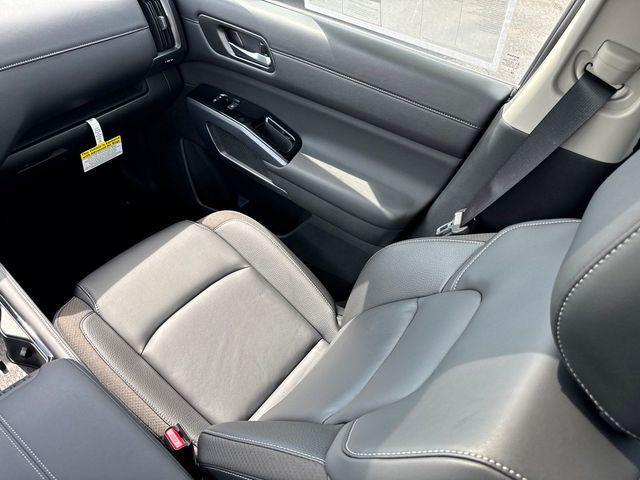 new 2025 Nissan Pathfinder car, priced at $41,097