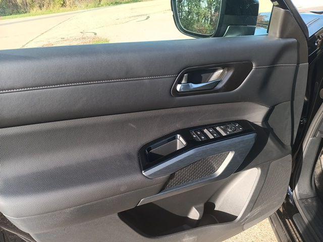 new 2025 Nissan Pathfinder car, priced at $37,951