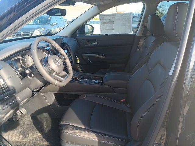 new 2025 Nissan Pathfinder car, priced at $37,951