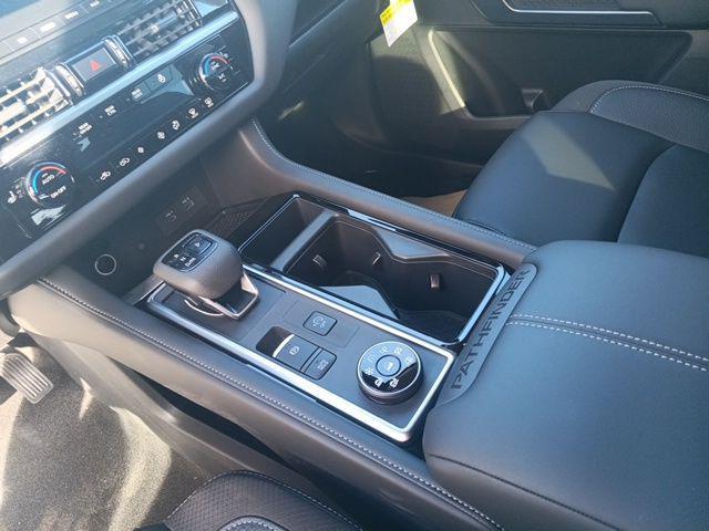 new 2025 Nissan Pathfinder car, priced at $37,951