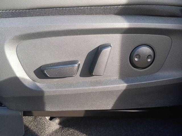 new 2025 Nissan Pathfinder car, priced at $37,951