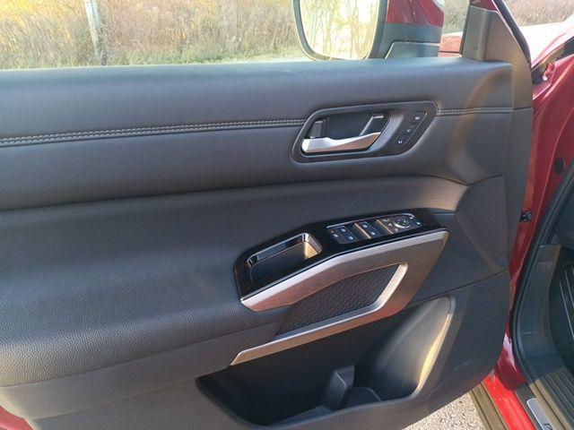 new 2025 Nissan Pathfinder car, priced at $44,626