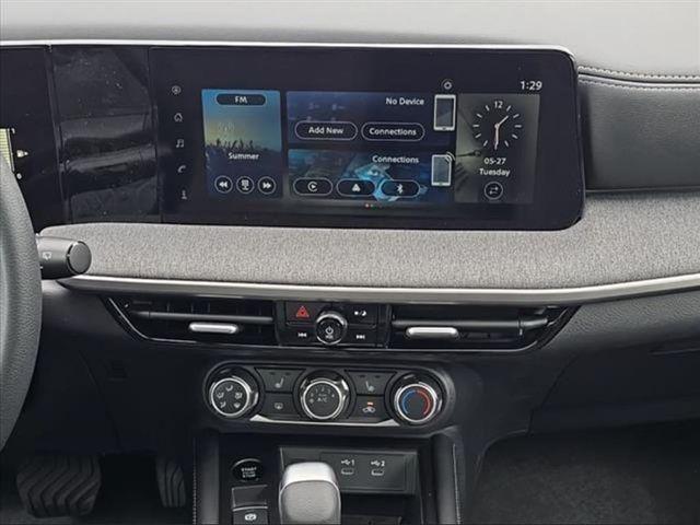 new 2025 Nissan Kicks car, priced at $28,000