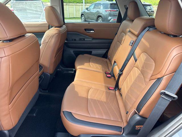 new 2025 Nissan Pathfinder car, priced at $48,929