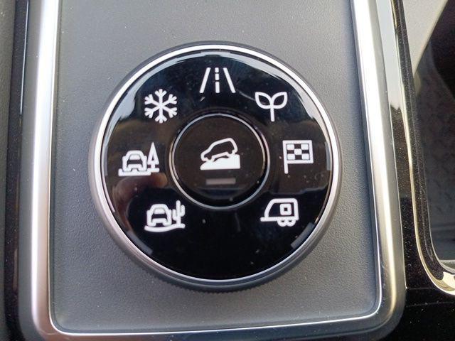 new 2025 Nissan Pathfinder car, priced at $35,174