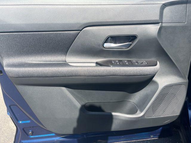 new 2025 Nissan Kicks car, priced at $25,089