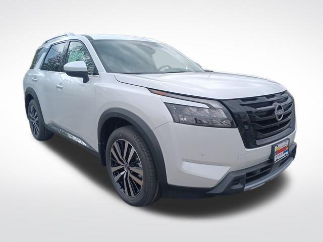 new 2025 Nissan Pathfinder car, priced at $44,912