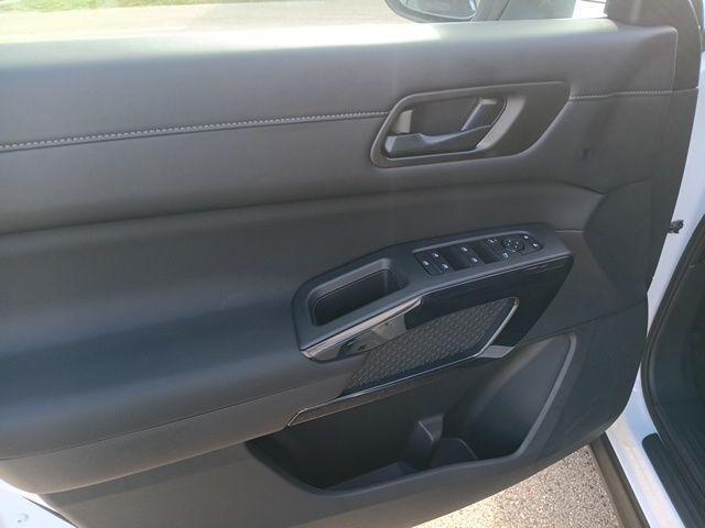 new 2025 Nissan Pathfinder car, priced at $35,810