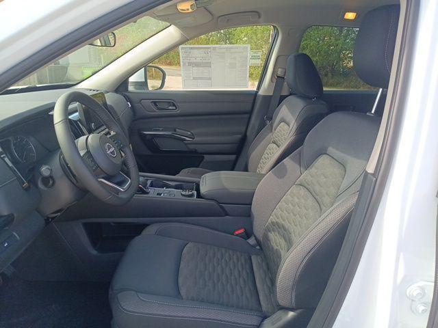 new 2025 Nissan Pathfinder car, priced at $35,810