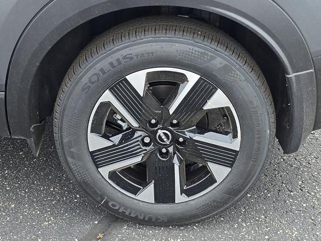 new 2025 Nissan Kicks car, priced at $28,000