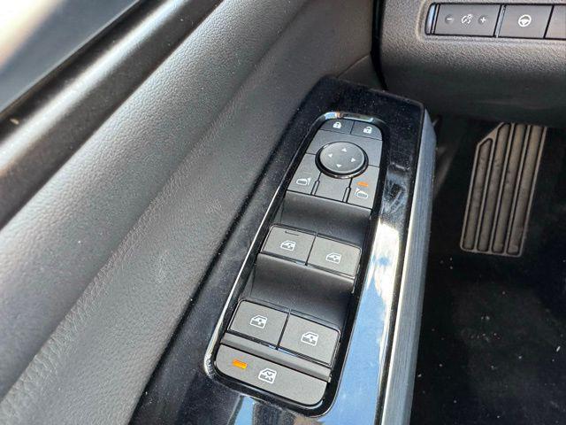 new 2025 Nissan Pathfinder car, priced at $37,951