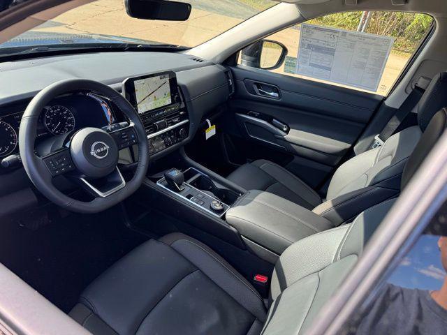new 2025 Nissan Pathfinder car, priced at $37,951