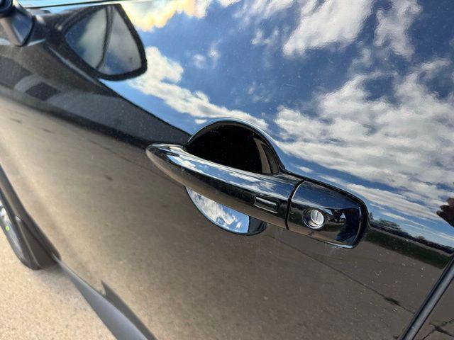 new 2025 Nissan Pathfinder car, priced at $37,951