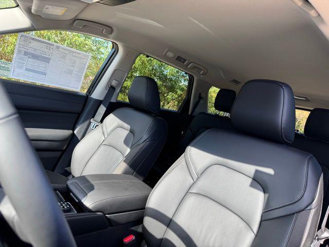 new 2025 Nissan Pathfinder car, priced at $37,951