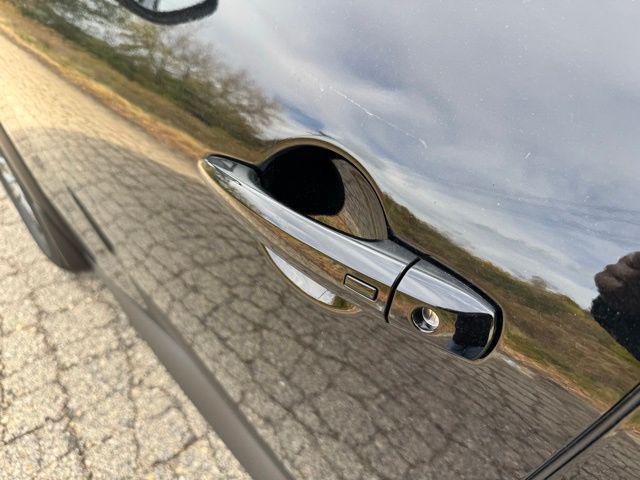 new 2025 Nissan Pathfinder car, priced at $34,580