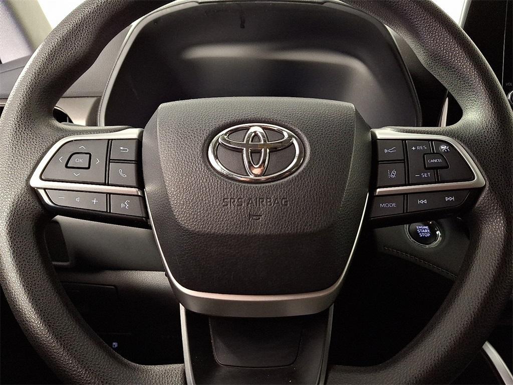 used 2023 Toyota Highlander car, priced at $29,700