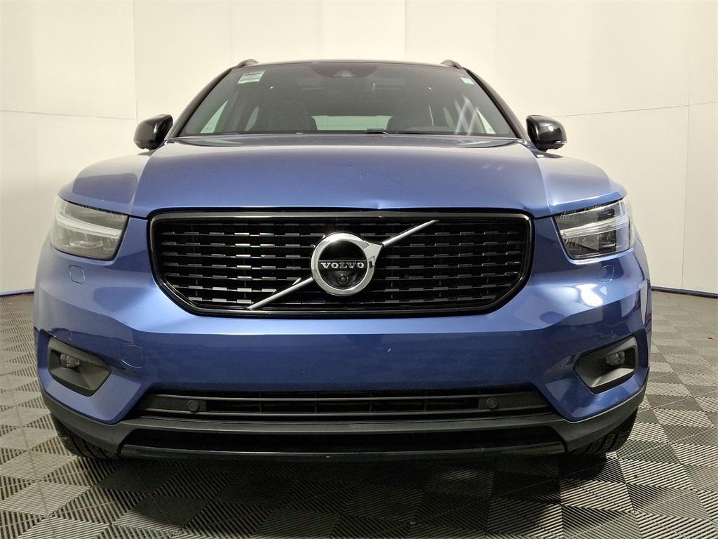 used 2021 Volvo XC40 car, priced at $22,400