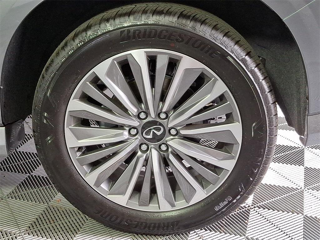 new 2025 INFINITI QX80 car, priced at $102,640