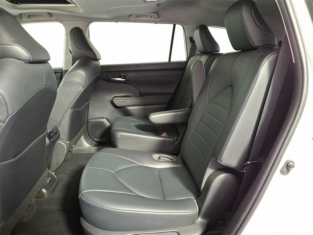 used 2020 Toyota Highlander car, priced at $28,572
