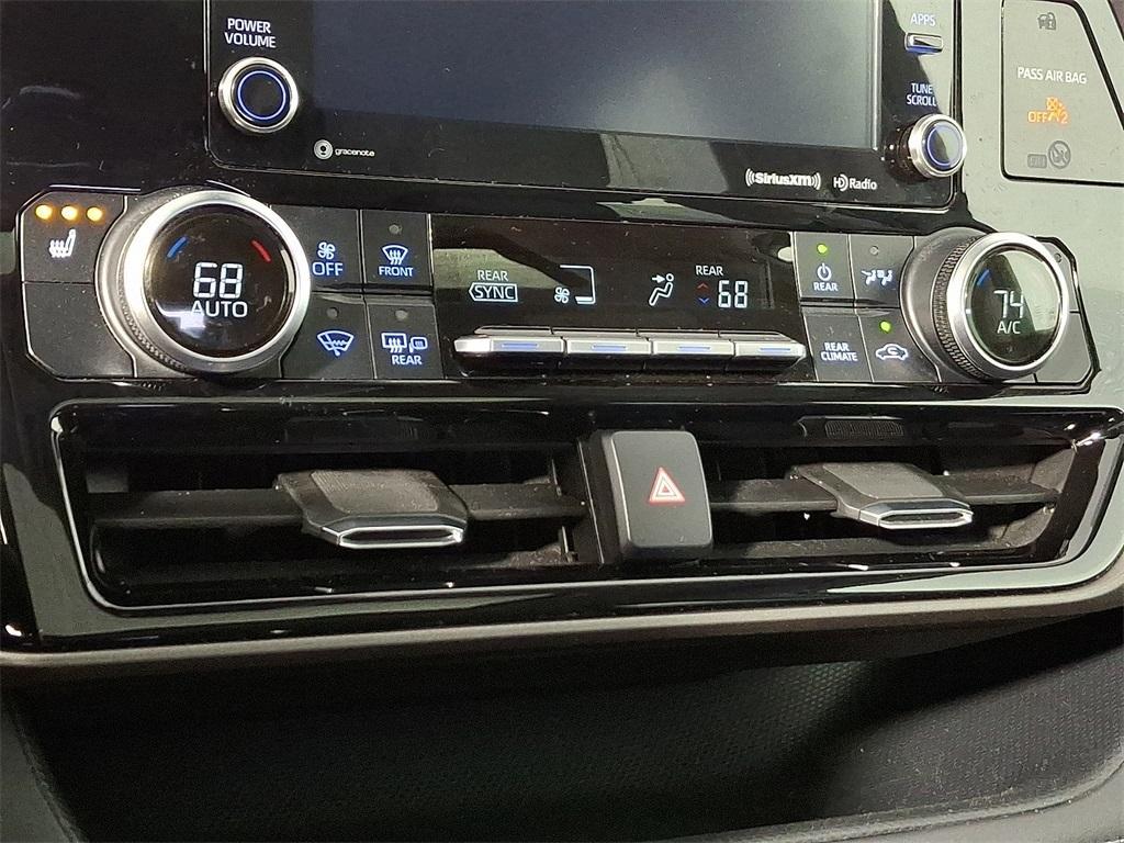 used 2020 Toyota Highlander car, priced at $28,572