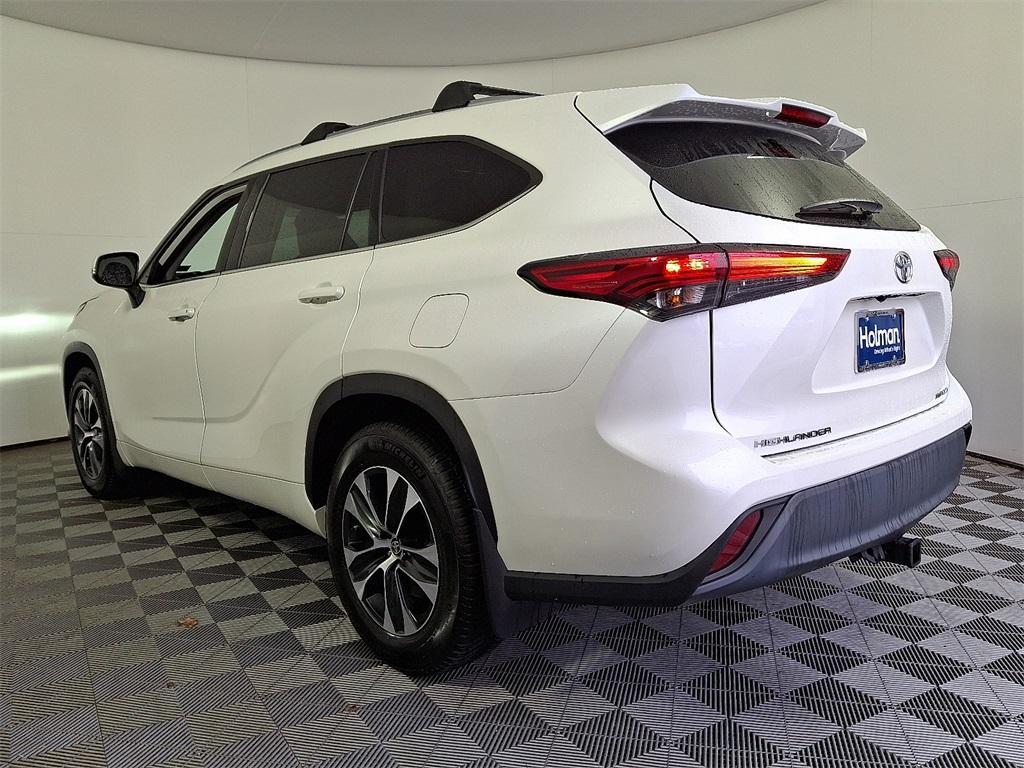 used 2020 Toyota Highlander car, priced at $28,572