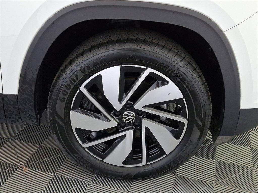 used 2024 Volkswagen Atlas car, priced at $32,900