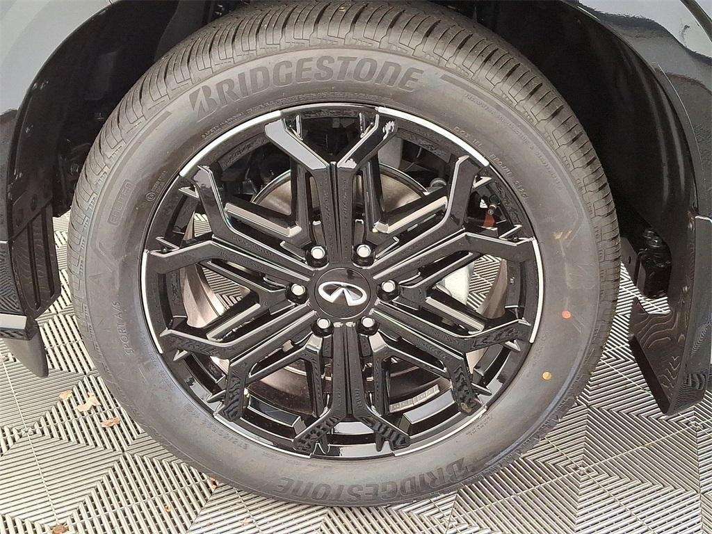 new 2026 INFINITI QX80 car, priced at $106,320