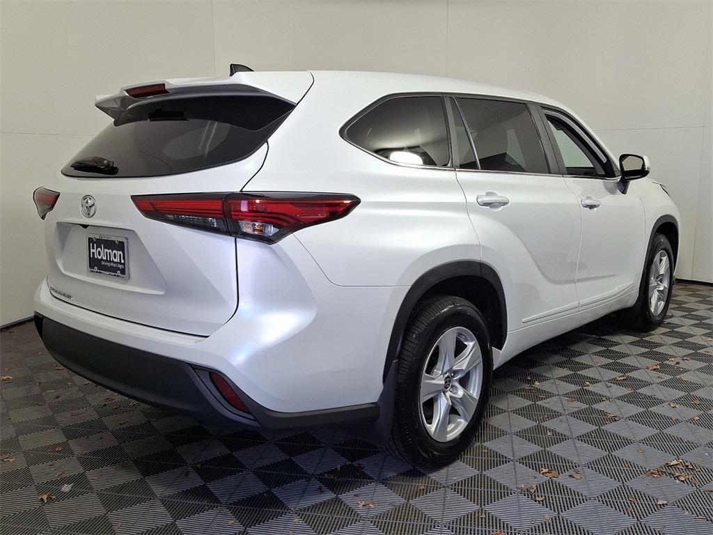 used 2023 Toyota Highlander car, priced at $34,999