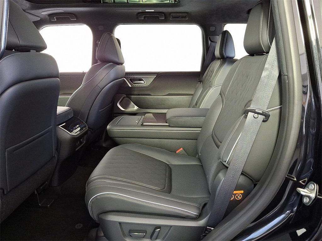 new 2025 INFINITI QX80 car, priced at $113,850