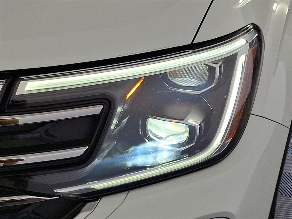used 2024 Volkswagen Atlas car, priced at $34,172