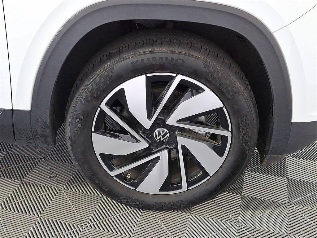 used 2024 Volkswagen Atlas car, priced at $34,172