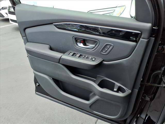 new 2025 Honda Pilot car, priced at $52,995