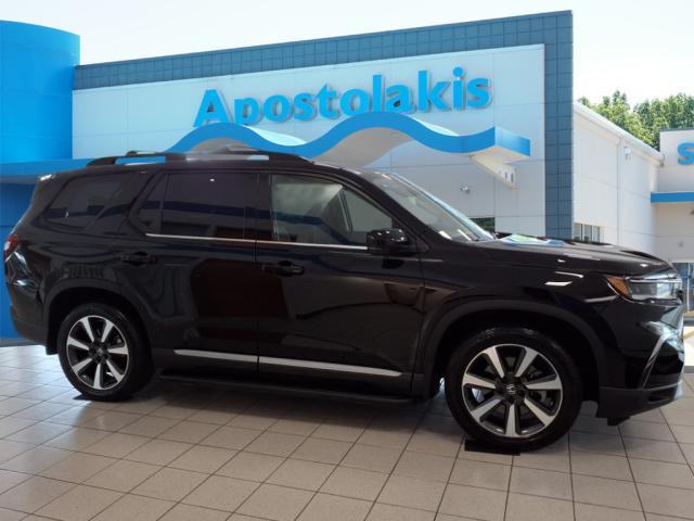 new 2025 Honda Pilot car, priced at $54,475