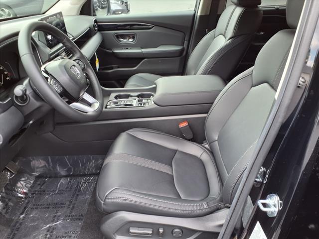 new 2025 Honda Pilot car, priced at $47,780